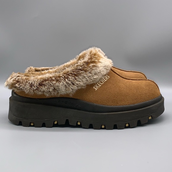 Skechers Shoes - Sketchers Women's Shindigs Fortress Suede Clog Mule Faux-Fur Shoes  -  Size 7.5